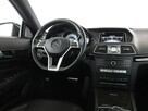 Mercedes E 250 FV23% automat skóra navi grzane fotele panorama PDC LED HarmanKardon - 16