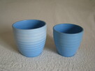 Piękne karbowane ceramiczne niebieskie doniczki – osłonki - 7