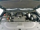 Chevrolet Suburban 2015, 5.3L, 4x4, porysowany lakier - 9