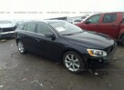 Volvo V60 2016, 2.0L, uszkodzony przód - 2