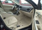 Volvo V60 2016, 2.0L, uszkodzony przód - 6