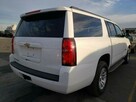 Chevrolet Suburban 2017, 5.3L, porysowany lakier - 3