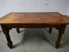 Piękny rzeźbiony drewniany stół z krzesłami - 3