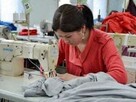 Tapicer i krawcowa z Azji szuka stałej pracy w fabryce mebli - 2