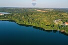 Działka budowlana z linią brzegową. - 2