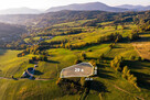 Panoramiczny widok na Beskid Wyspowy, droga dojazdowa, pod T - 2