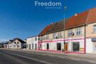 Duży lokal usługowy na parterze - 11