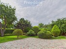 Dom z ogrodem 743 m², 2 garaże, strefa relaksu - 7