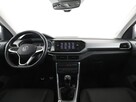 Volkswagen T-Cross Active 110KM niski przebieg climatronic navi grzane fotele ACC hak PDC - 15