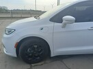 Chrysler Pacifica Hybryda - 9