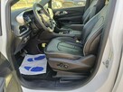 Chrysler Pacifica Hybryda - 13