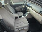 Volkswagen Passat 2.0 TDI 170KM Sedan Bogate wyposażenie Zarejestrowany w Polsce - 16