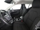 Volvo XC 40 1.5 Benzyna Klimatyzacja Nawigacja Tempomat Grzane Fotele Kamera LED - 13