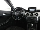 Mercedes CLA 180 półskóra navi klima grzane fotele czujniki parkowania - 16