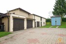 komfortowe z działką i garażami - 14