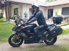 Wolne miejsce na kawasaki dla szczuplej fanki jazdy na motoc - 2