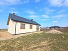 nowy dom parterowy na nowo budującym się osiedlu Juryszewo - 15