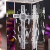 Kryształ 3D z motywem krzyża i winorośli na I Komunię Świętą - 4