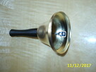 Metalowy dzwonek z drewnianą rączką - 2