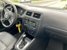 Volkswagen Jetta Benzyna, automat ,skóry, tempomat, światła dzienne, Isofix - 16