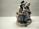 Figura porcelana szkliwiona -stan idealny Dziadkowie niebieska - 7