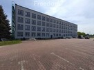 Nowoczesny budynek hotelowy lub dom seniora - 1