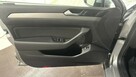 Volkswagen Passat 2.0 TDI EVO 150 KM DSG Essence - 11