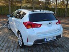 Toyota Auris 1.8 Benzyna Hybryda 136km Automat Biała Perła - 9
