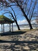 dokonała lokalizacja w pierwszej linii od jeziora