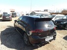 Volkswagen Golf - 8
