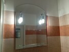 Lustro ok 80 cm x 60 cm z oświetleniem i półeczką - 2