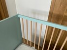 Łóżeczko dziecięce MYLLRA z szufladą turkusowe i z materacem - 4