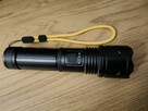 Latarka LED z funkcją zoomu
