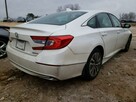 Honda Accord 2018, 2.0L hybryda, EX, uszkodzony tył - 4