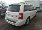 Chrysler Town & Country 2012, 3.6L, uszkodzony przód - 3