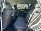 Toyota RAV-4 LE - 9