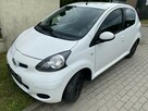 Toyota Aygo Benzyna/Niski przebieg/Klimatyzacja/8 airbag/2 kpl. kół/Podg. fotele - 2