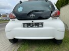 Toyota Aygo Benzyna/Niski przebieg/Klimatyzacja/8 airbag/2 kpl. kół/Podg. fotele - 7