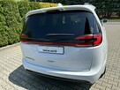 Chrysler Pacifica S Touring L - 13