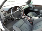 Mercedes-Benz Klasa E W210 290TD Elegance, stan Idealny - 3