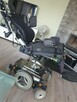 Elektryczny wózek inwalidzki  marki Permobil M 300 - 11