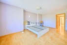 Elegant Home with Garden &amp; Sauna in Konstancin - 9