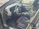 Mercedes EQC - 12