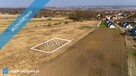 Ogrodzona działka w centrum Skolwina z mediami. - 2