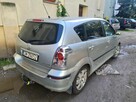 Srebrna toyota verso - 3