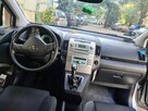 Srebrna toyota verso - 4