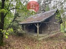 Działka letniskowa z domkiem w lesie blisko rzeki - 1