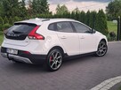 Volvo V40 Cross Country - 12