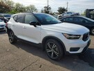 Volvo XC 40 AWD / R-DESIGN / niski przebieg - 3