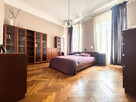 Galeria Krakowska | Garderoba | Balkon | ENG